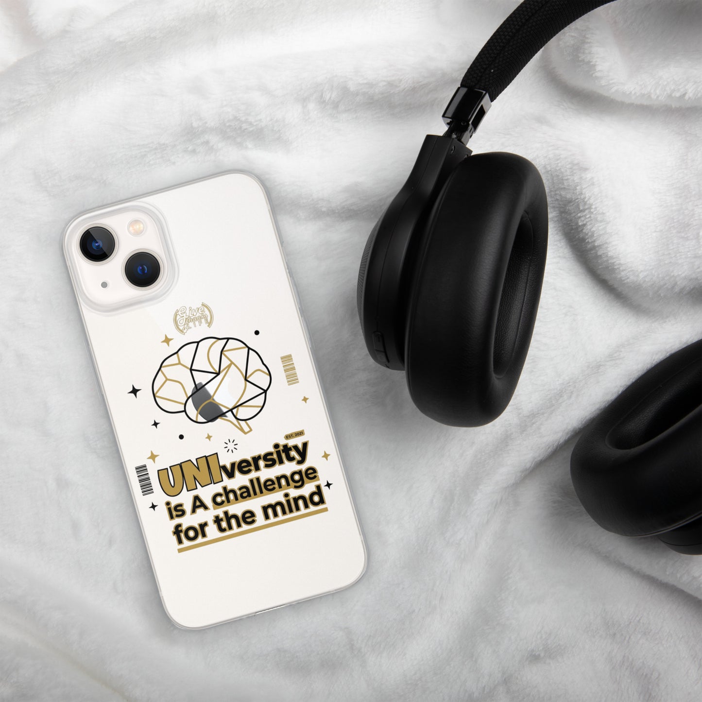clear-case-for-iphone-iphone-13-lifestyle
