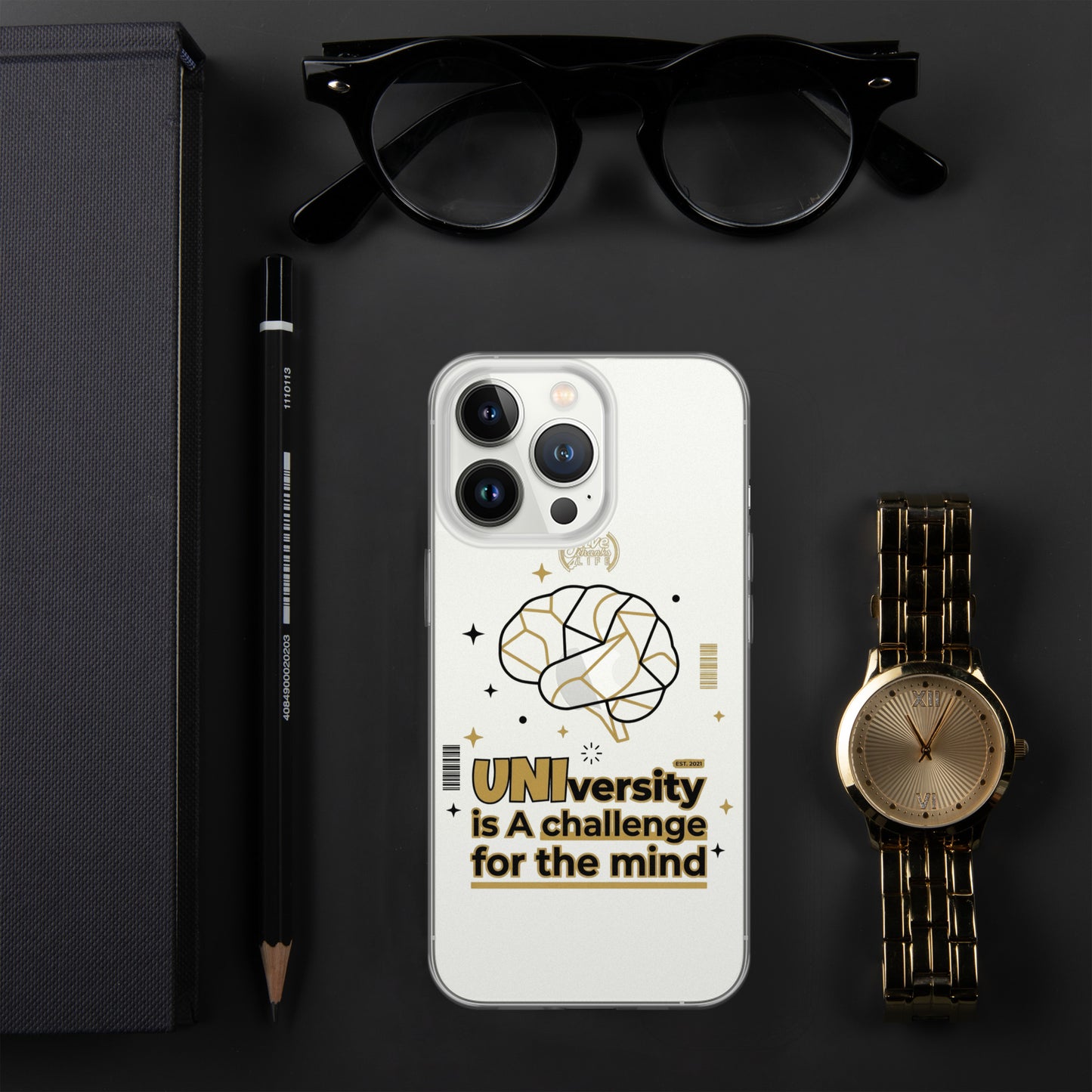 clear-case-for-iphone-iphone-13-pro-lifestyle