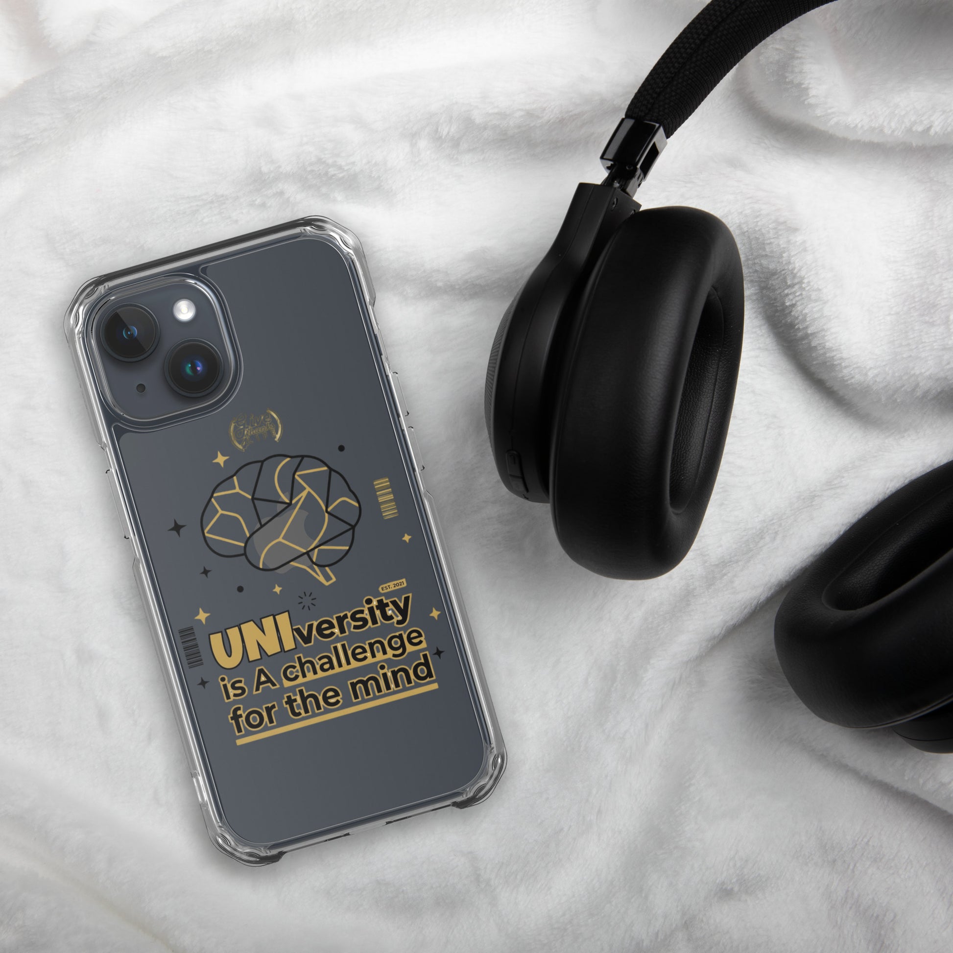clear-case-for-iphone-iphone-15-lifestyle