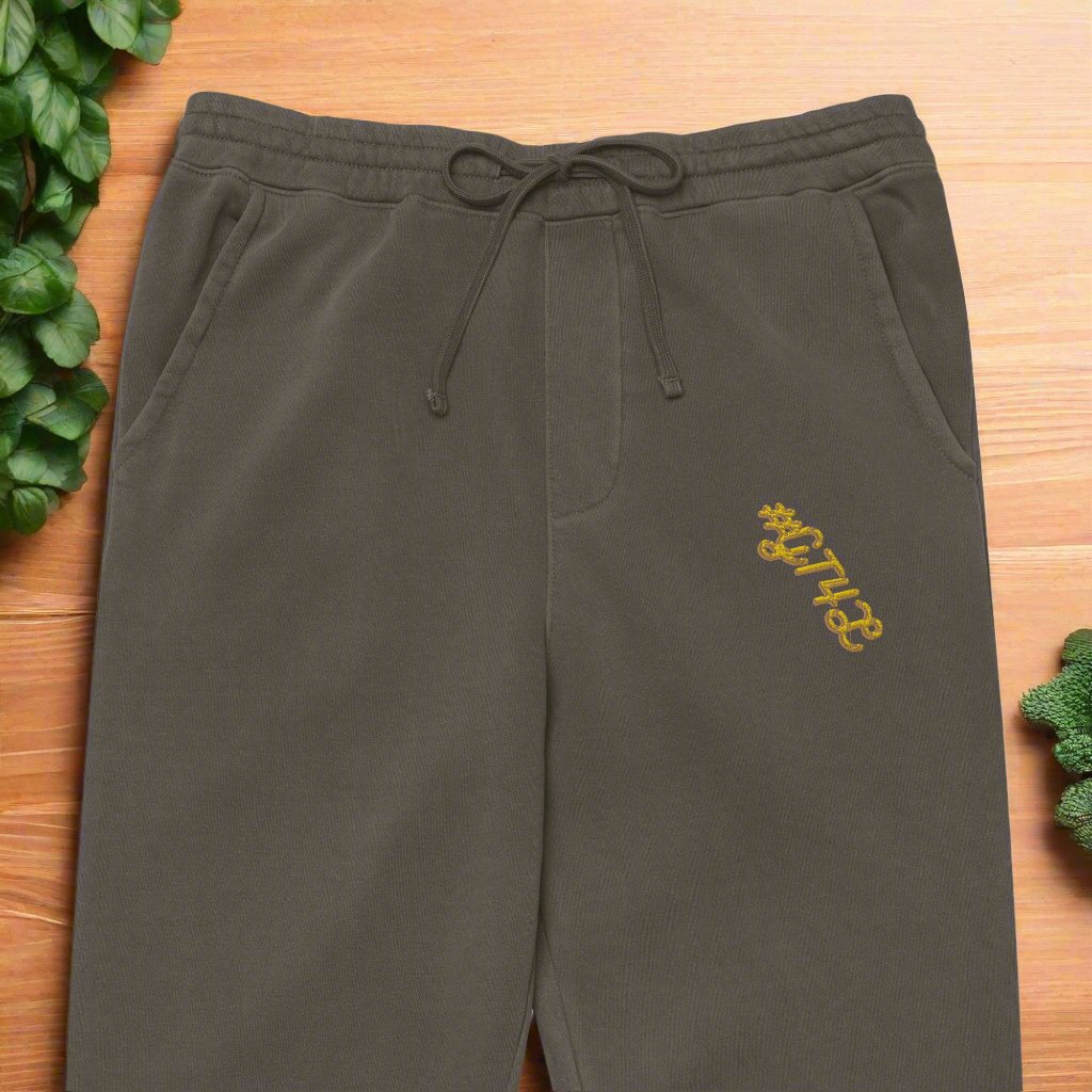 unisex-pigment-dyed-sweatpants-pigment-black-zoomed-in-672d0a021d321