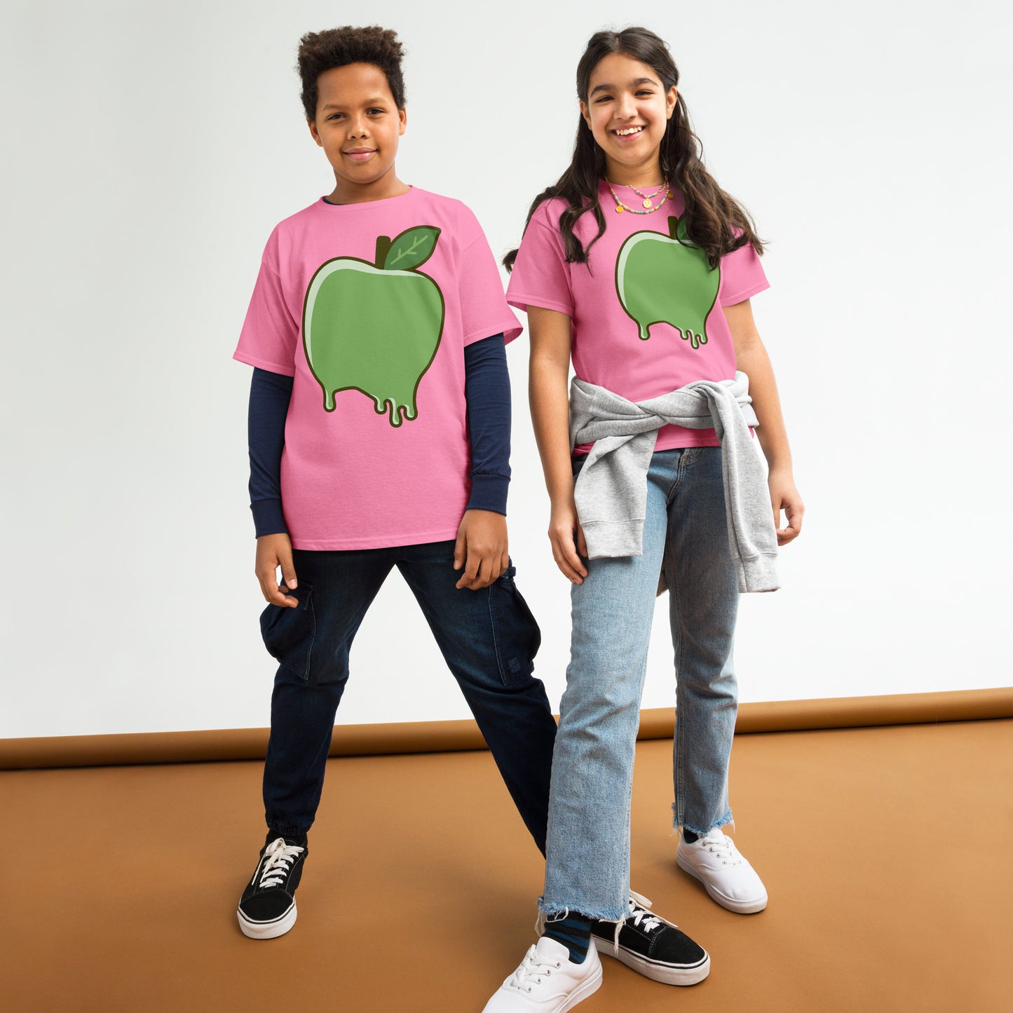 Boy & Girl wearing IMILULA Apple print pink T-shirt standing in the hallway