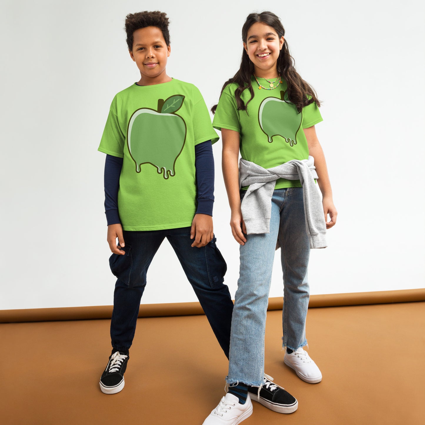 Boy & Girl wearing IMILULA Apple print light green T-shirt standing in the hallway