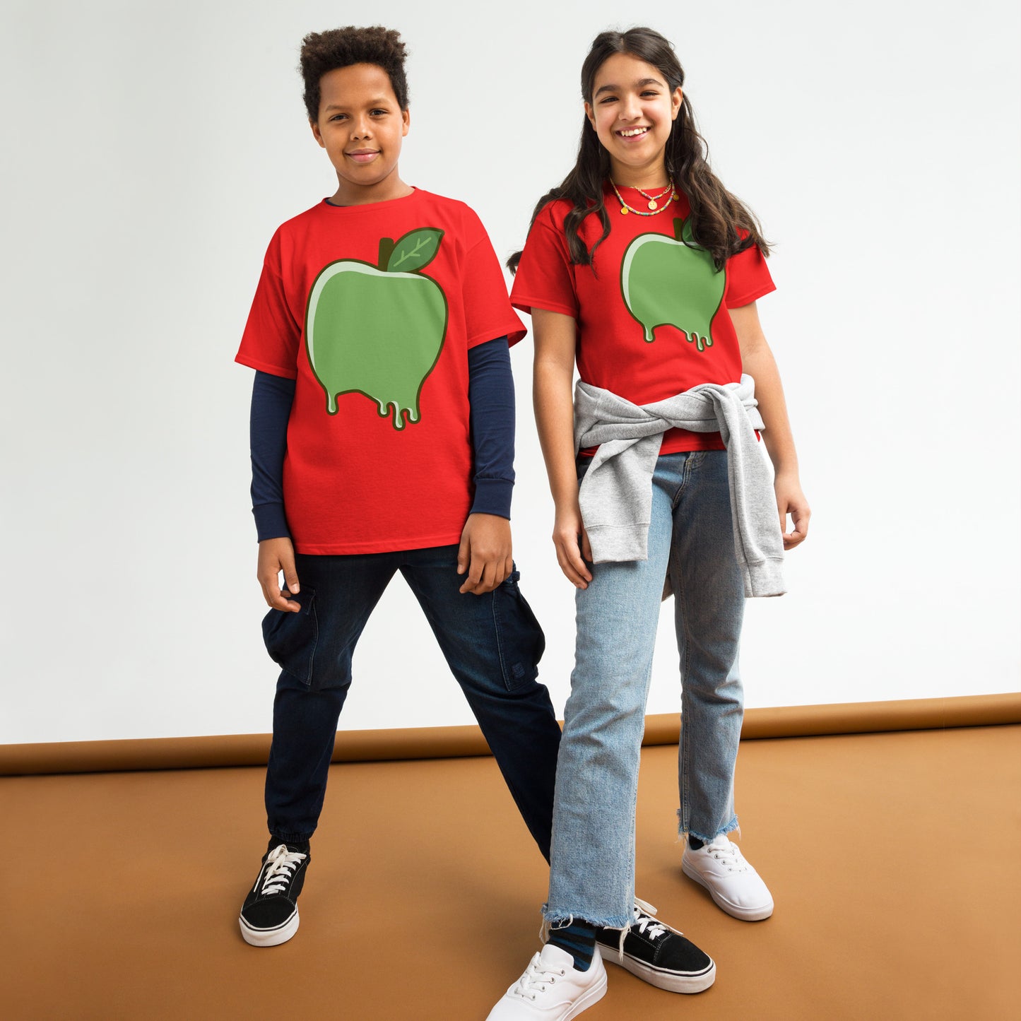 Boy & Girl wearing IMILULA Apple print red T-shirt standing in the hallway
